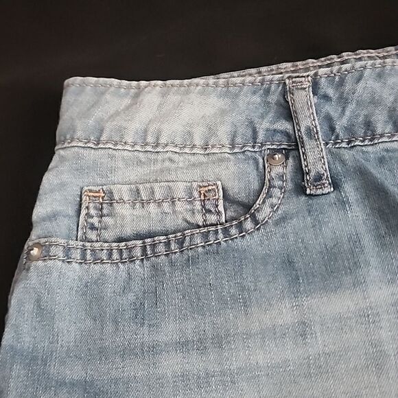 CALVIN KLEIN JEANS Raw Hem Denim 5 Pocket Shorts - Picture 2 of 12